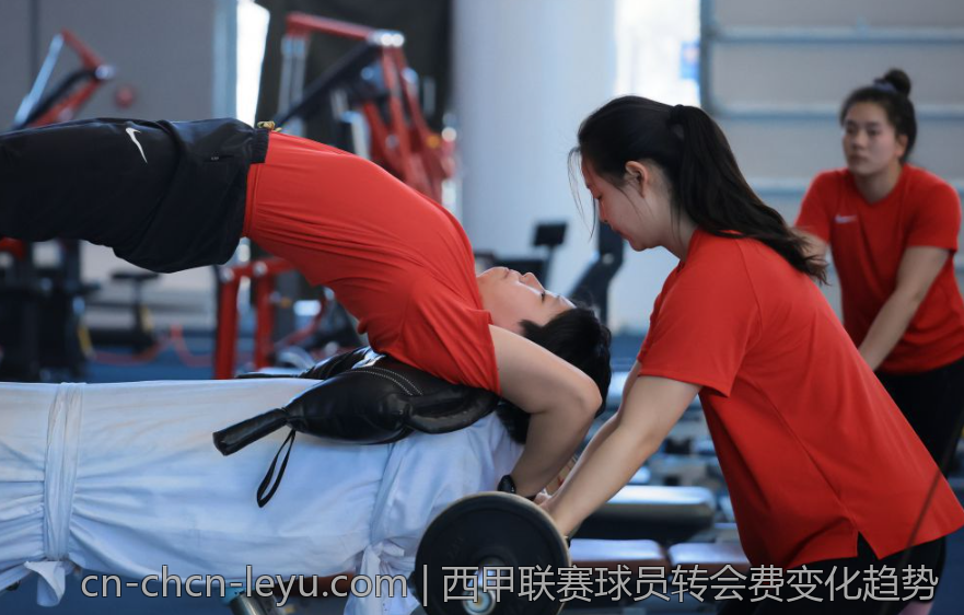 欧冠淘汰赛经典复盘与经验总结